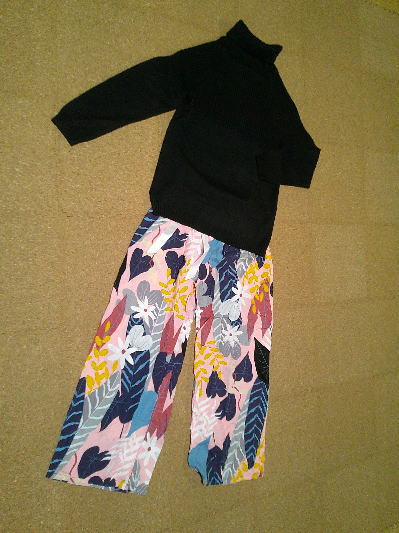 ５８）340円タートルネックセーター黒