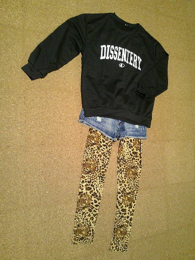 59)740円ロゴトレーナー黒