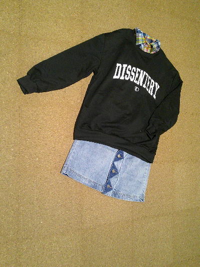 59)740円ロゴトレーナー黒