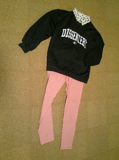 59)740円ロゴトレーナー黒