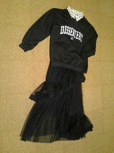 59)740円ロゴトレーナー黒