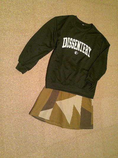 59)740円ロゴトレーナー黒