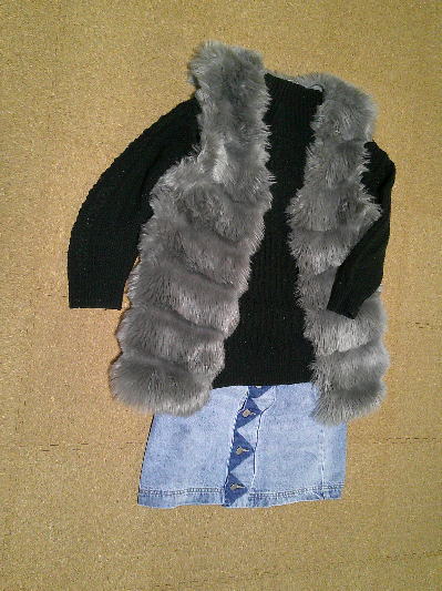 61)1,607円毛皮のベスト