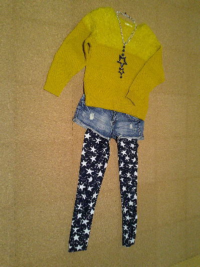 ６４）100円黄のセーター