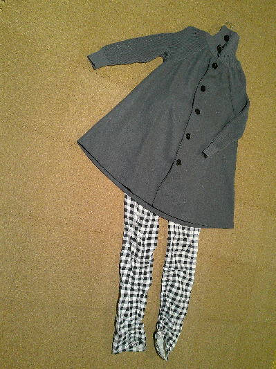 ６６）1,408円グレーのAラインコート