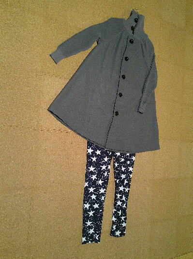 ６６）1,408円グレーのAラインコート