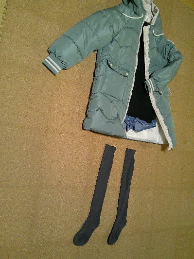 70)677円グリーンのダウンコート