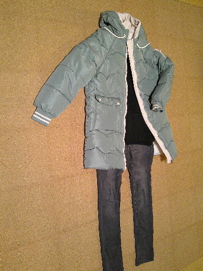 70)677円グリーンのダウンコート