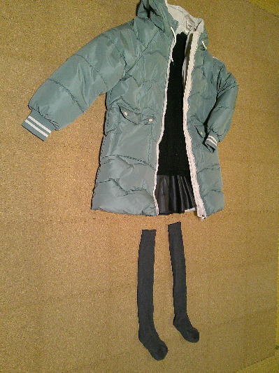 70)677円グリーンのダウンコート