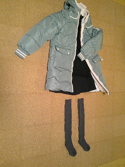 70)677円グリーンのダウンコート