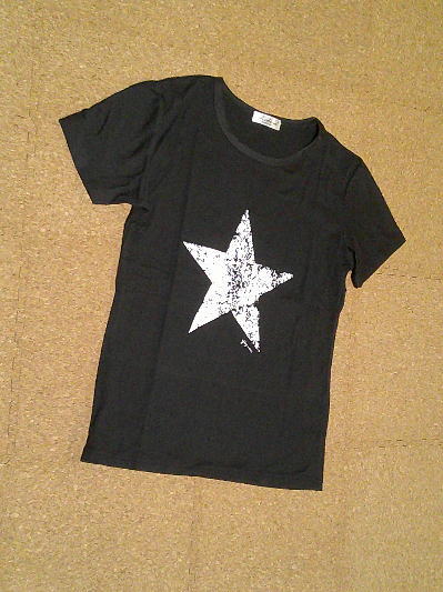 ７２）500円スター柄Tシャツ