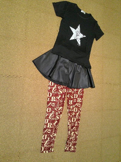 ７２）500円スター柄Tシャツ