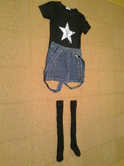 ７２）500円スター柄Tシャツ