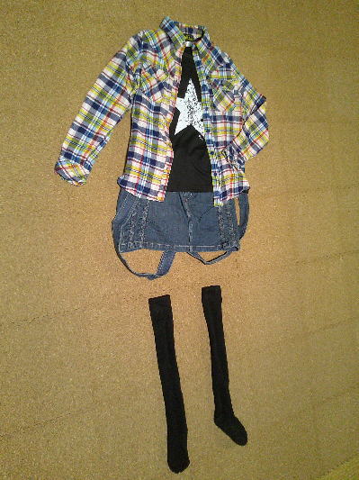 ７２）500円スター柄Tシャツ