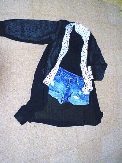 ７８）600円ハートのドットブラウス３