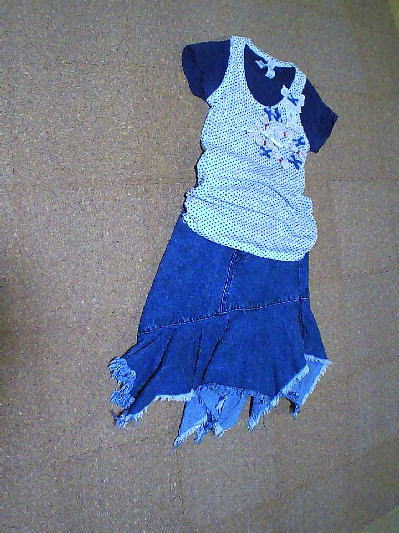 80)500円色々リボンを飾った賑やかタンクトップ