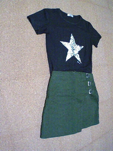 84)440円カーキの台形ラップスカート