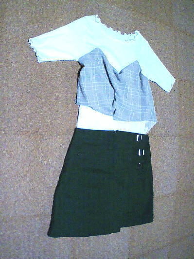 84)440円カーキの台形ラップスカート