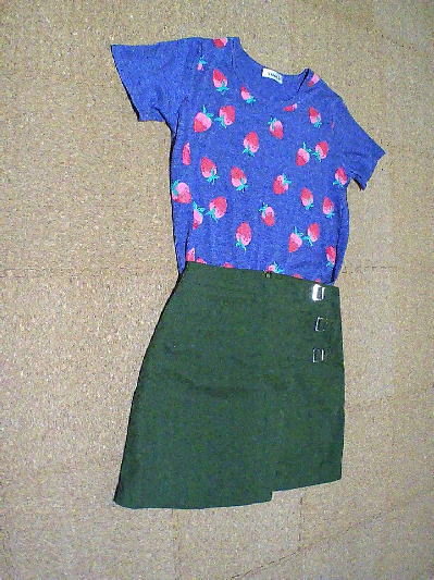 84)440円カーキの台形ラップスカート