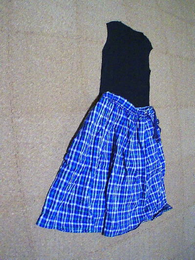 ８７）296円黒ノースリトップス