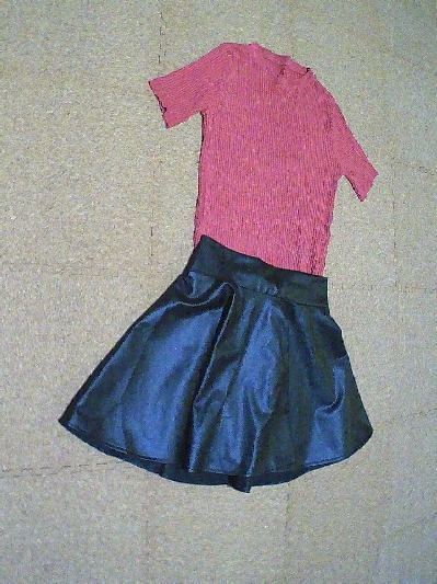 97)687円レザーのAライン・ミニスカート黒