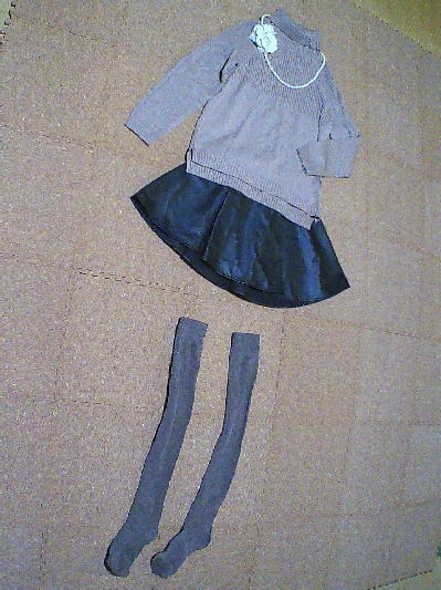 97)687円レザーのAライン・ミニスカート黒