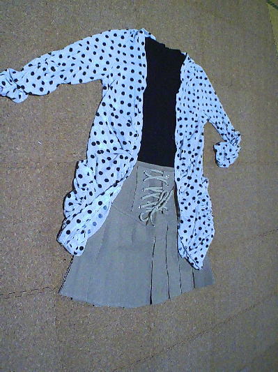 ９８）500円レースアップ・プリーツスカート