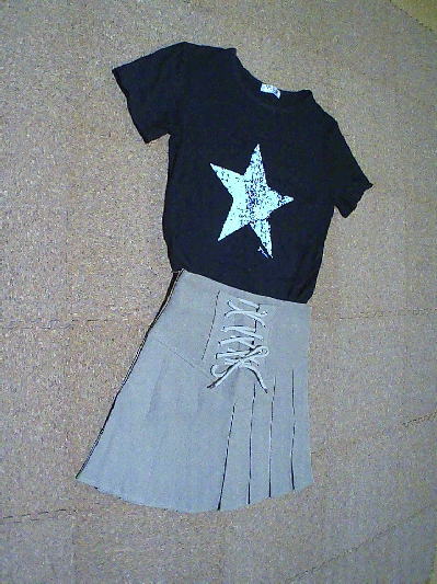 ９８）500円レースアップ・プリーツスカート