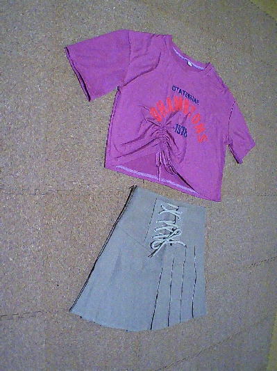 ９８）500円レースアップ・プリーツスカート