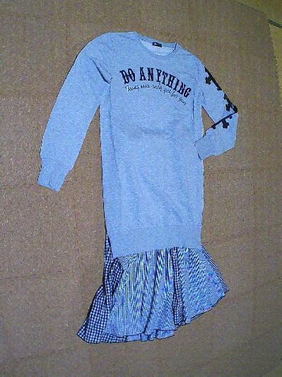 99)360円グレーのトレーナーワンピ