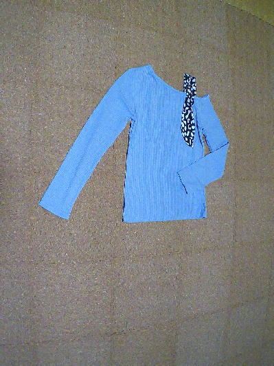 100）690円スカーフ付きワンショルトップス