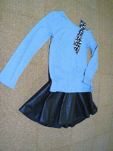 100）690円スカーフ付きワンショルトップス