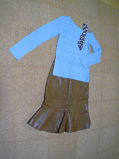 100）690円スカーフ付きワンショルトップス