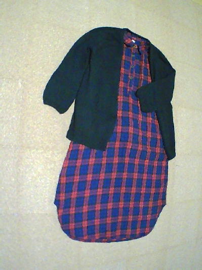 101）2,000円ノーボタンカーデガン黒