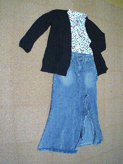 101）2,000円ノーボタンカーデガン黒