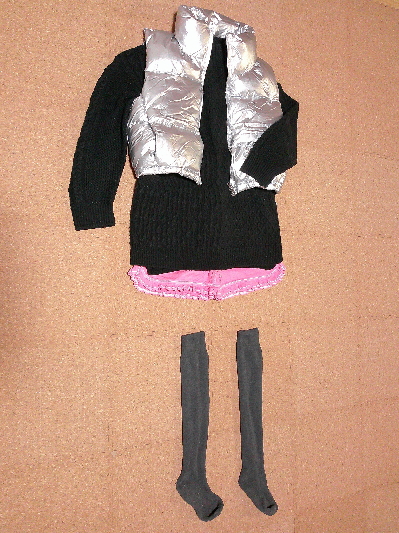 111)1,689円シルバーのダウンベスト