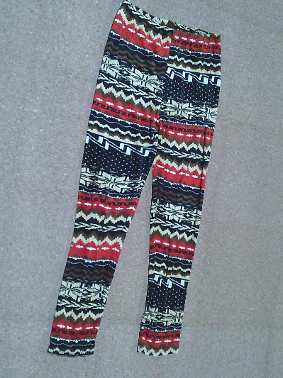 113)825円エスニック柄レギンス