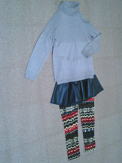 113)825円エスニック柄レギンス