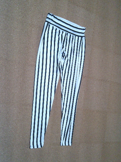 116)818円ストライプのレギンス