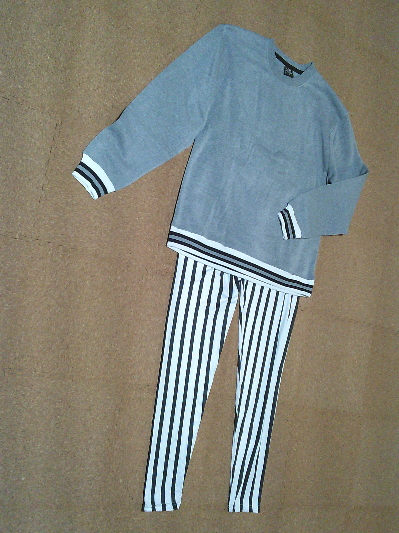 116)818円ストライプのレギンス