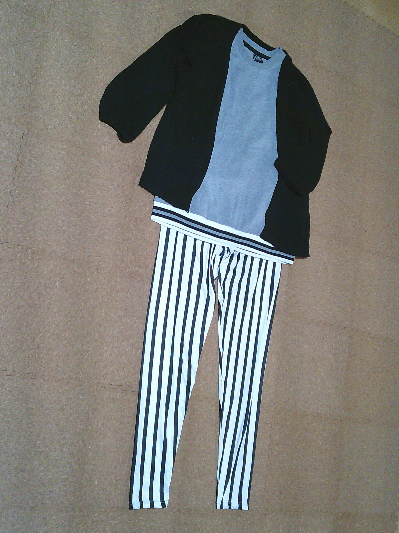 116)818円ストライプのレギンス