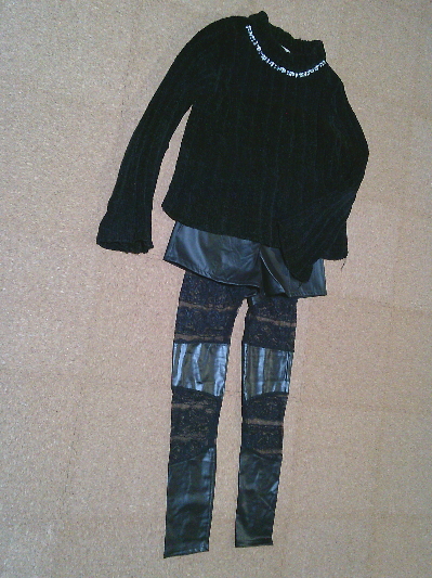 118)829円レザーのショートパンツ