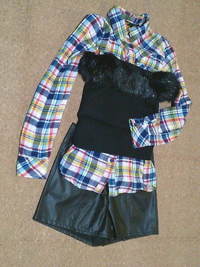 119)550円ファーのチューブトップ