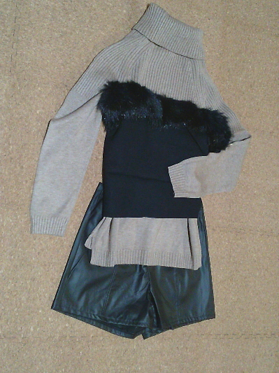 119)550円ファーのチューブトップ