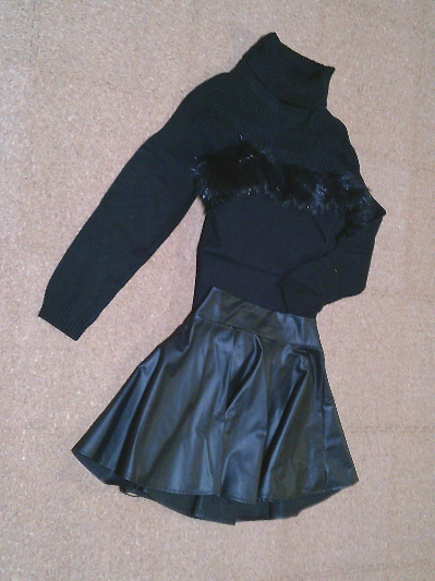 119)550円ファーのチューブトップ