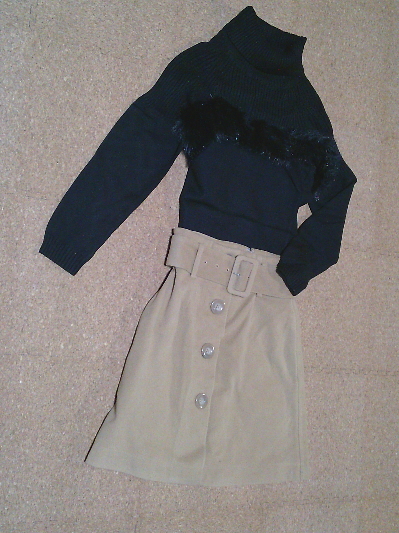 119)550円ファーのチューブトップ