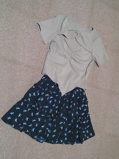 120）286円フロントハートTシャツ