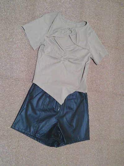 120）286円フロントハートTシャツ