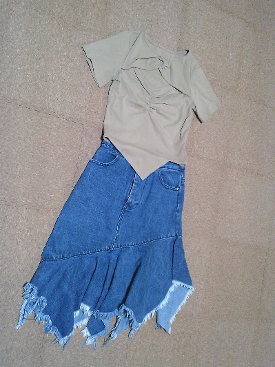 120）286円フロントハートTシャツ