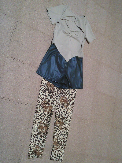 121)286円フロントハートTシャツ2